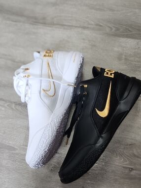 Nike MEN NXXT BLACK AND WHITE SNEAKERS NWOT